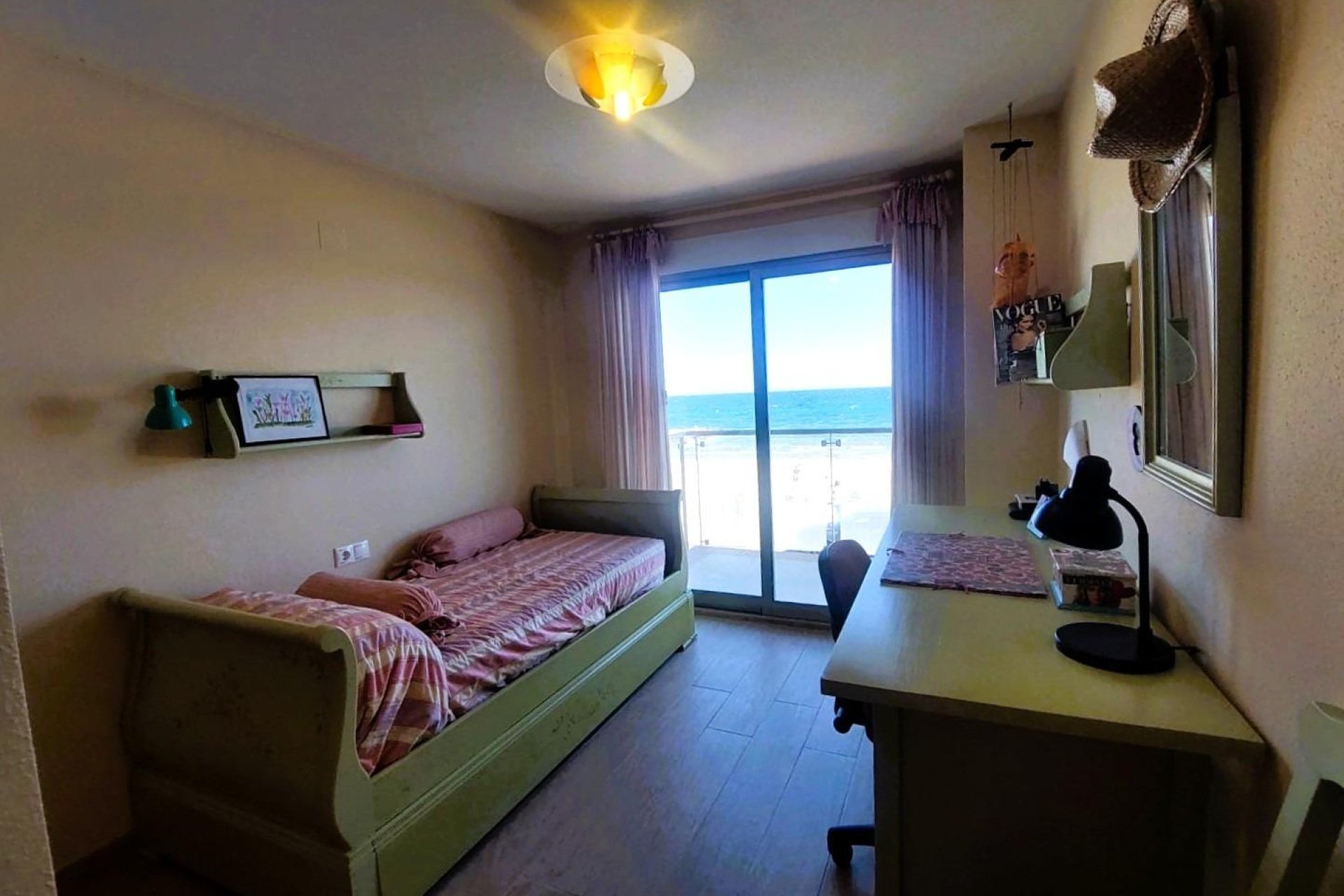 Resale - Apartment / flat -
Torrevieja - Playa de los Locos