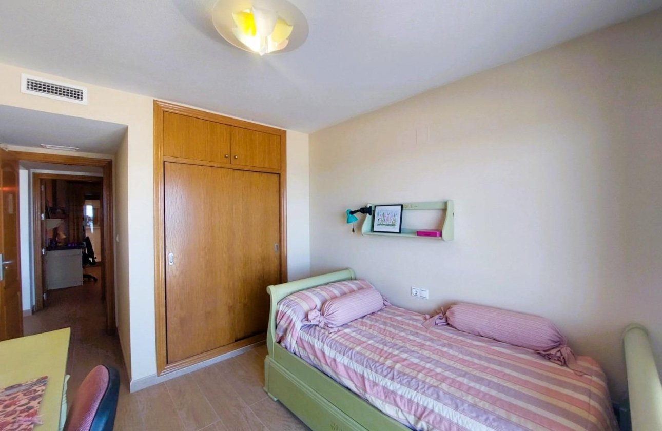 Resale - Apartment / flat -
Torrevieja - Playa de los Locos