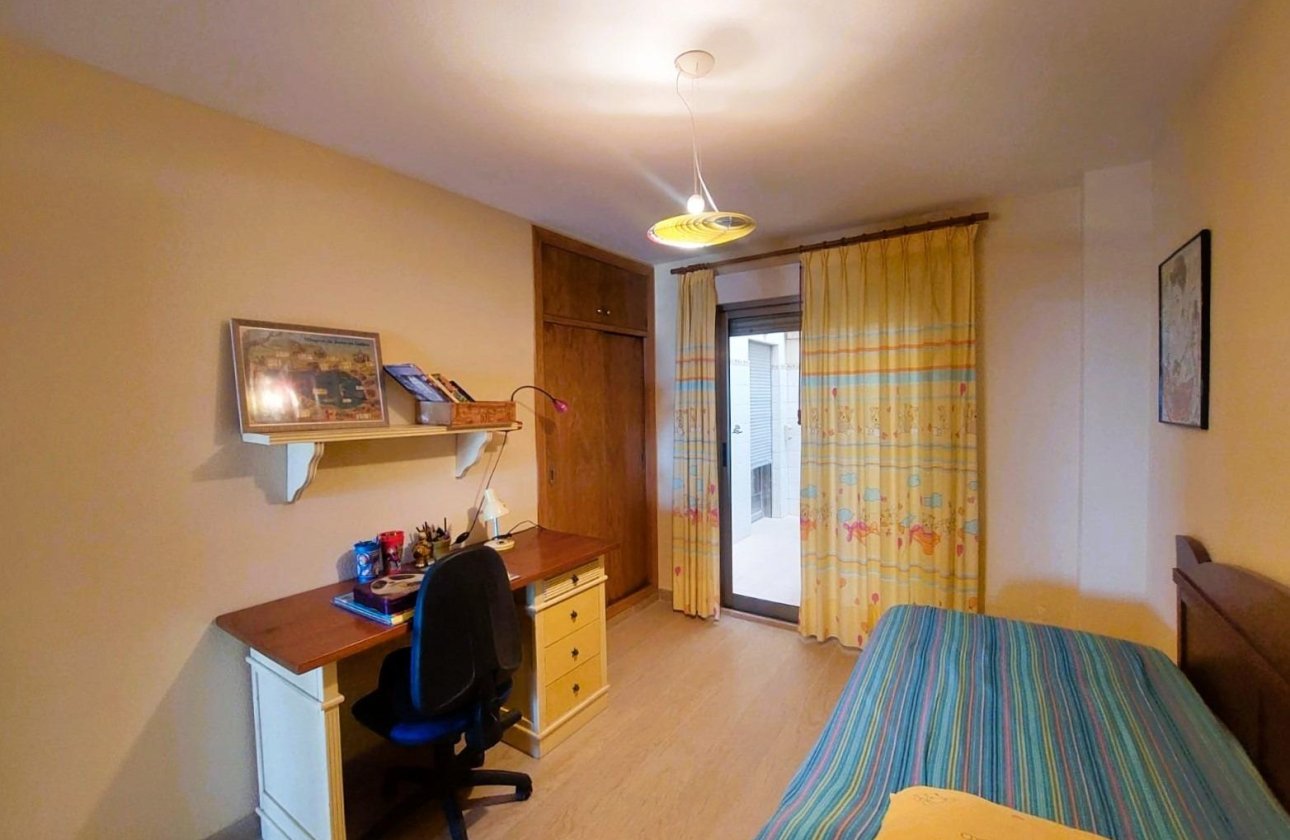 Resale - Apartment / flat -
Torrevieja - Playa de los Locos