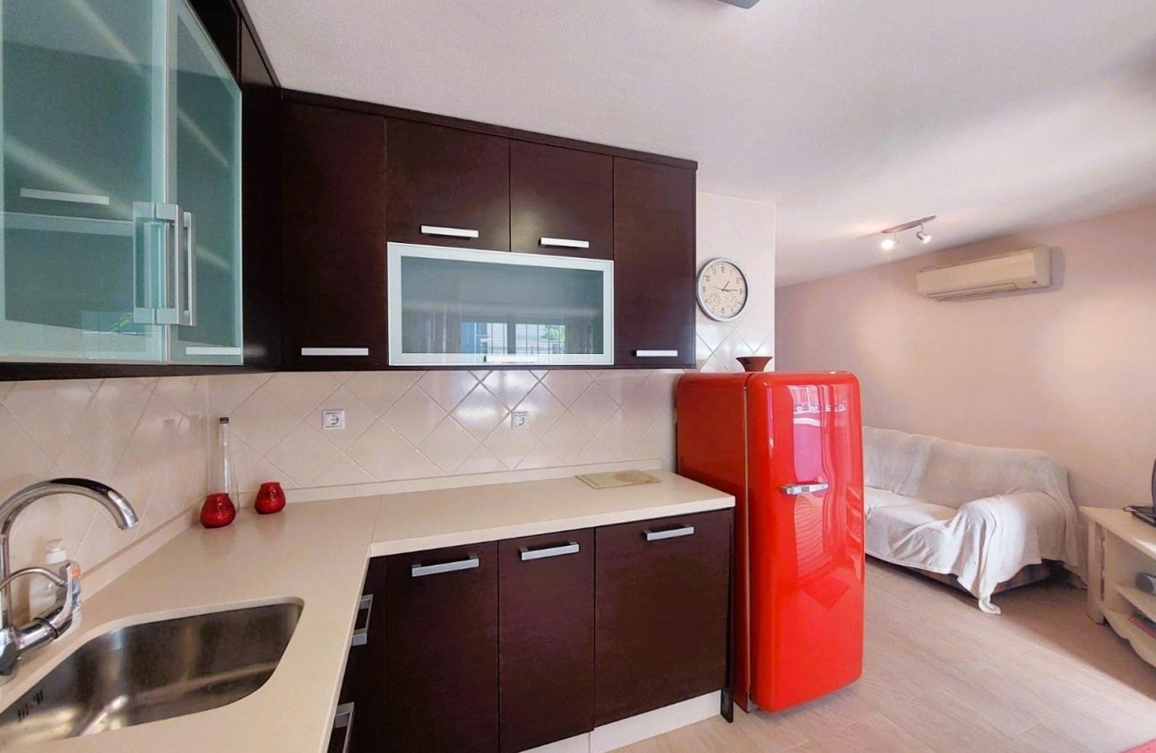 Resale - Apartment / flat -
Torrevieja - Playa de los Locos