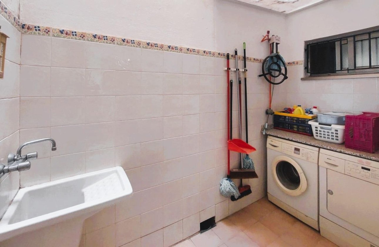 Resale - Apartment / flat -
Torrevieja - Playa de los Locos