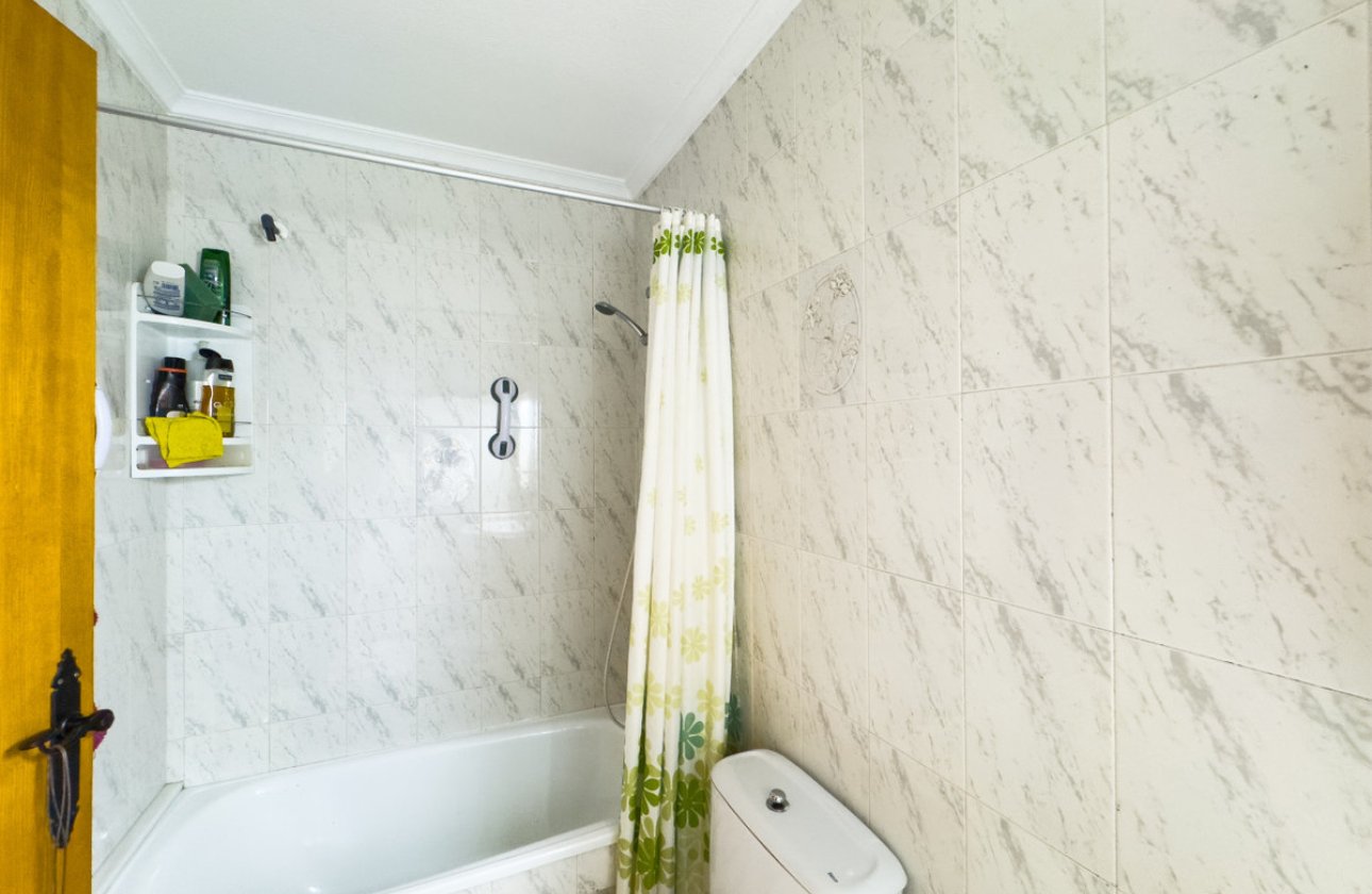 Resale - Apartment / flat -
Torrevieja - Playa de los Locos