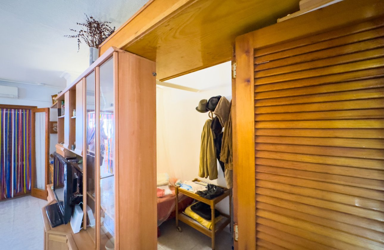 Resale - Apartment / flat -
Torrevieja - Playa de los Locos