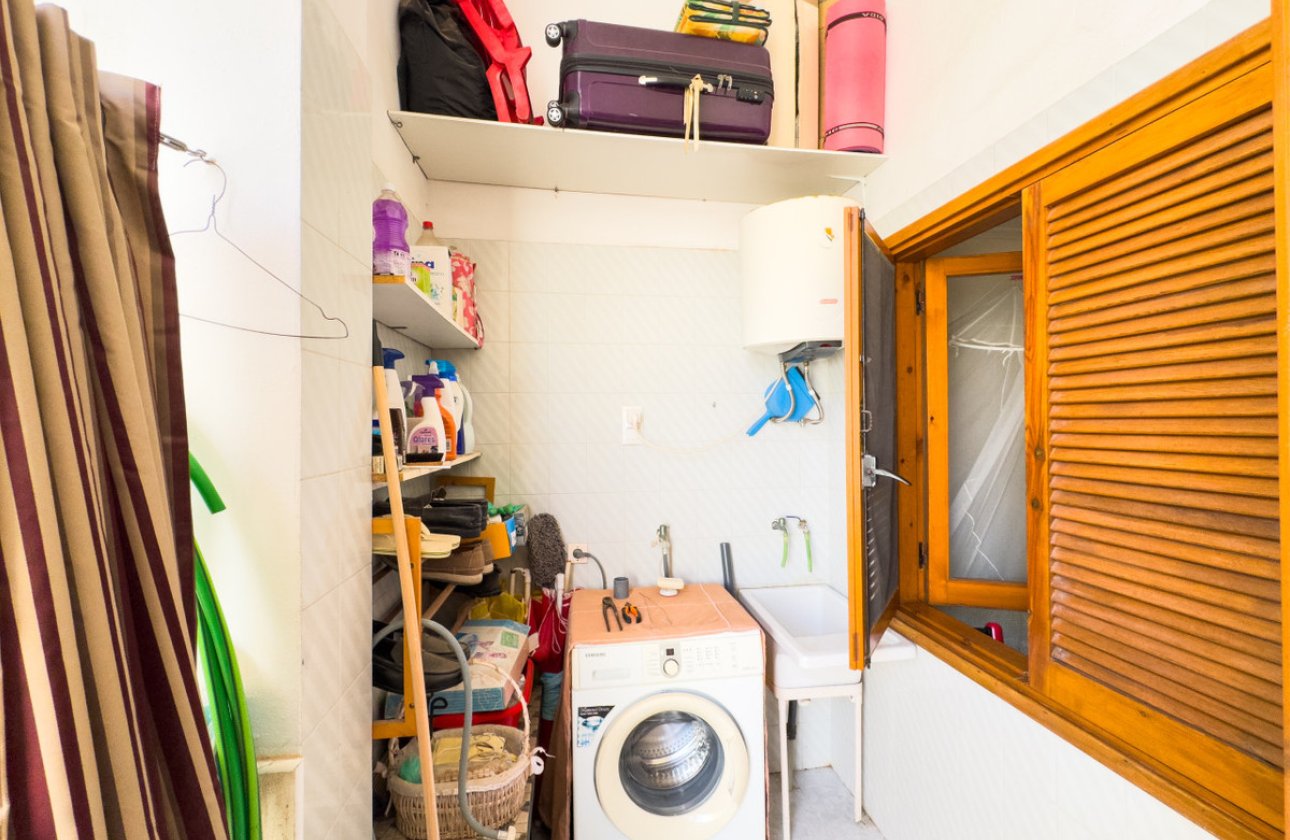 Resale - Apartment / flat -
Torrevieja - Playa de los Locos