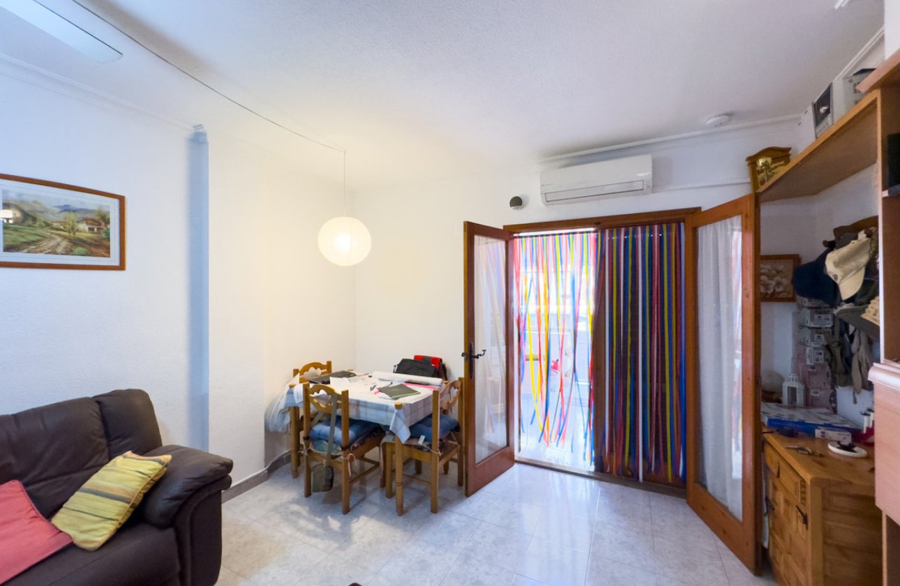 Resale - Apartment / flat -
Torrevieja - Playa de los Locos