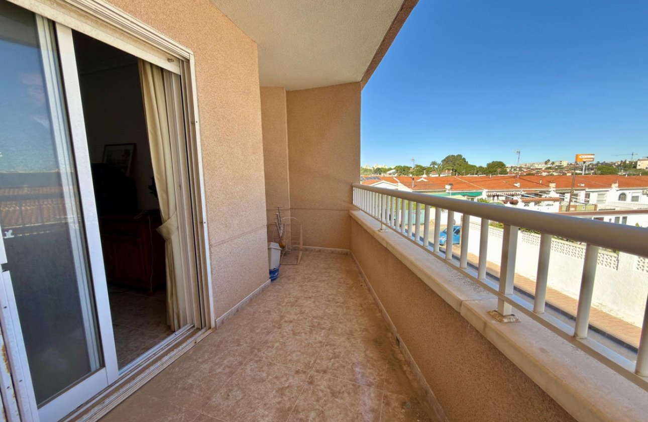 Resale - Apartment / flat -
Torrevieja - Playa de los Locos