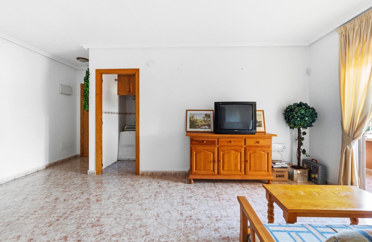 Resale - Apartment / flat -
Torrevieja - Playa de los Locos