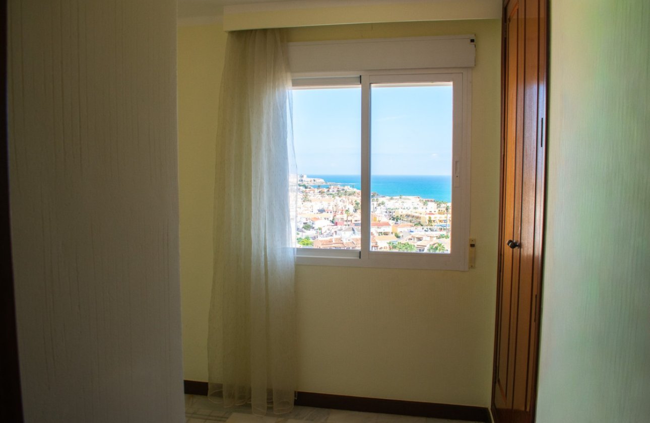 Resale - Apartment / flat -
Torrevieja - Playa de los Locos