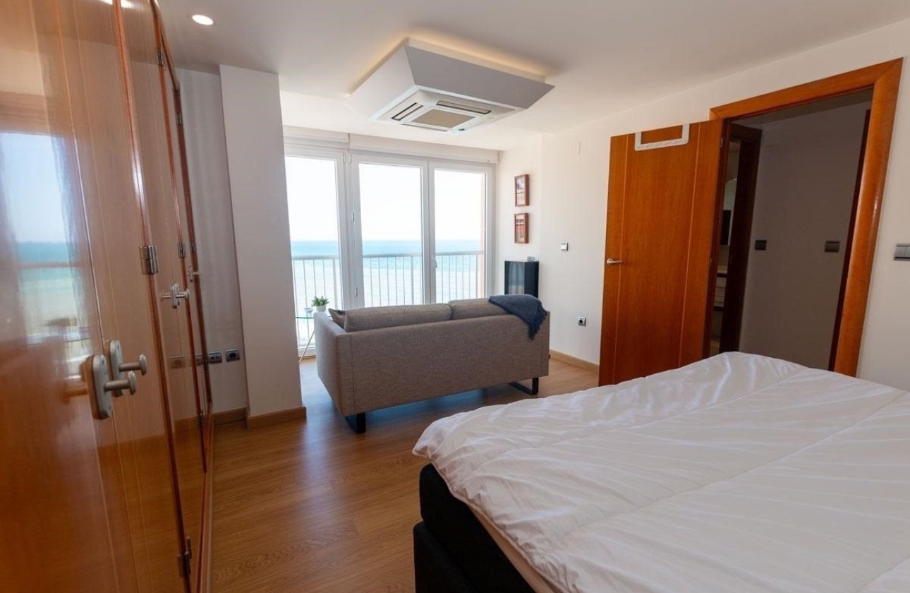 Resale - Apartment / flat -
Torrevieja - Playa del Cura
