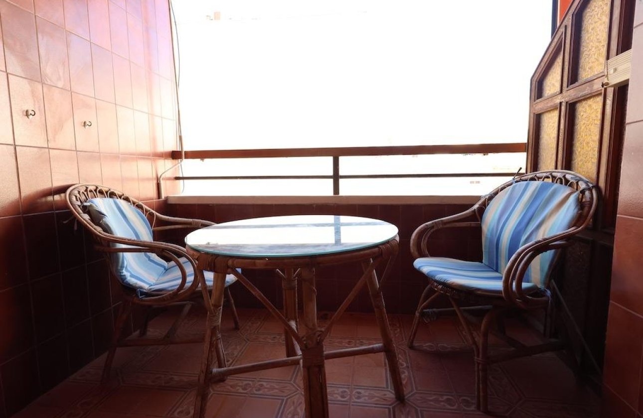 Resale - Apartment / flat -
Torrevieja - Playa del Cura