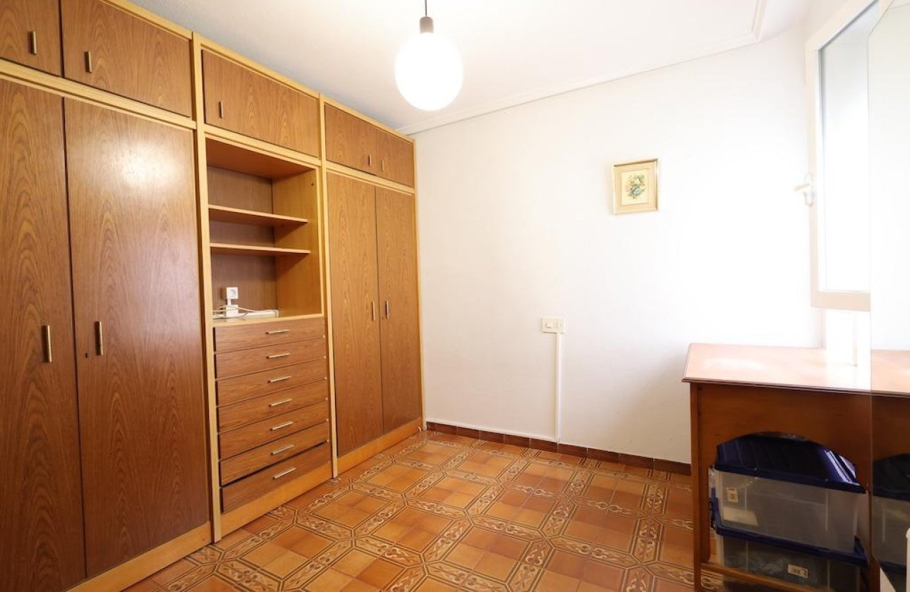Resale - Apartment / flat -
Torrevieja - Playa del Cura