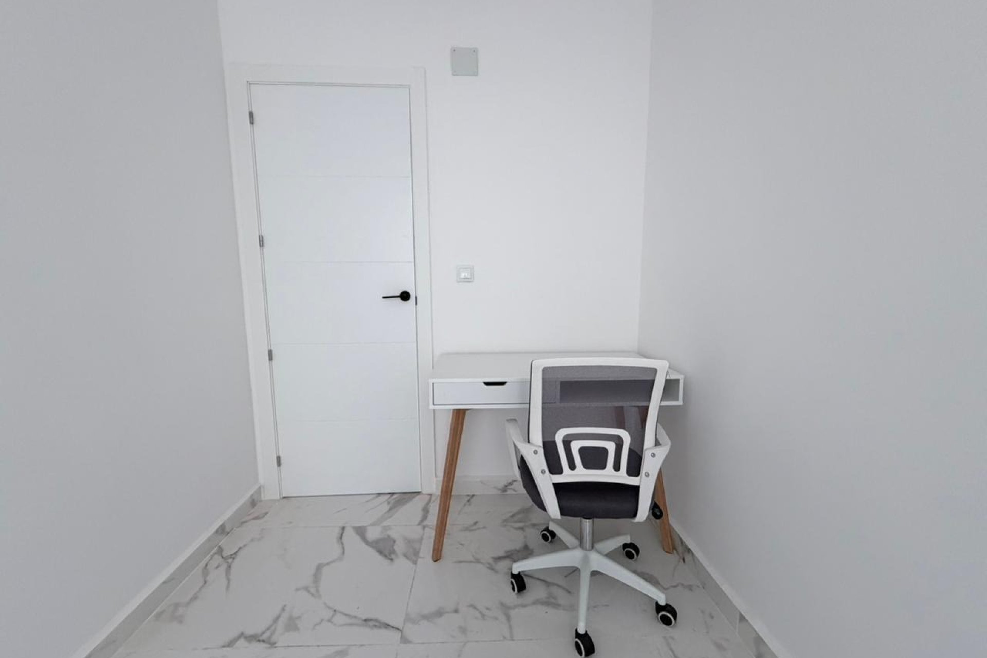 Resale - Apartment / flat -
Torrevieja - Playa del Cura