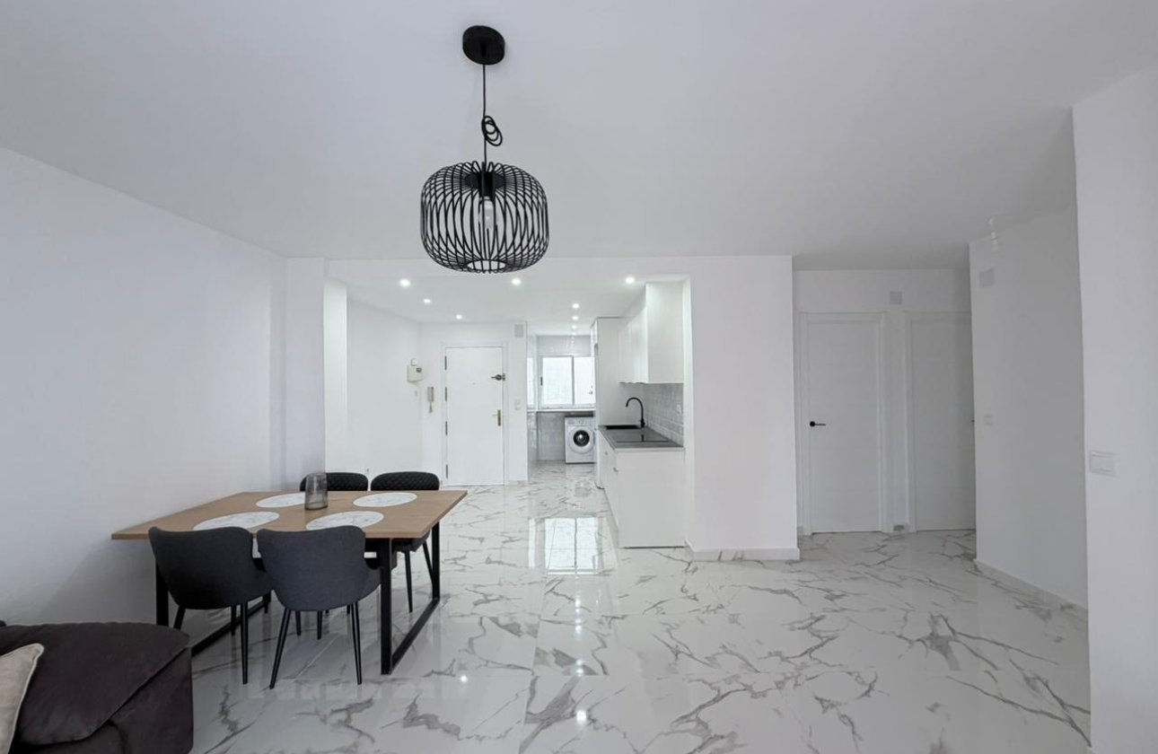 Resale - Apartment / flat -
Torrevieja - Playa del Cura