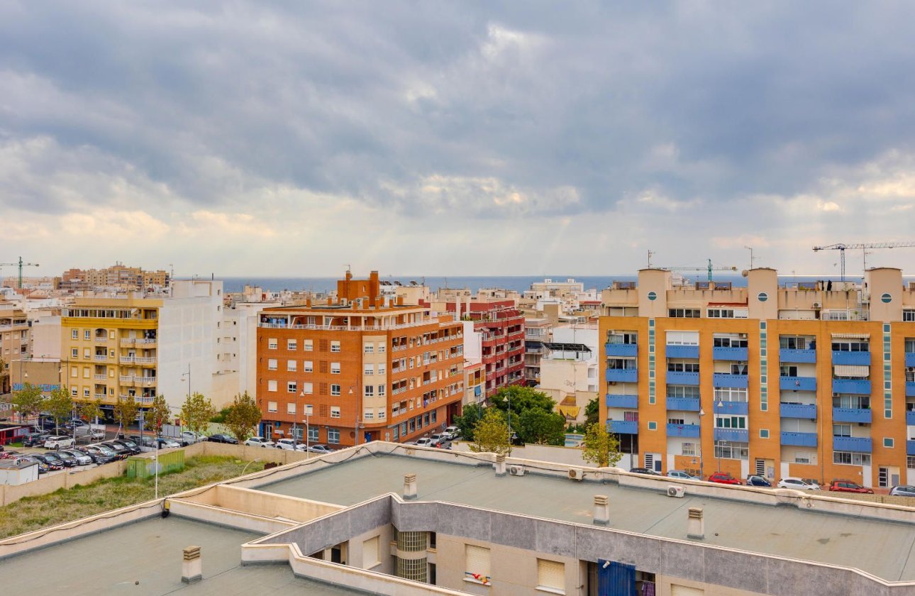 Resale - Apartment / flat -
Torrevieja - Playa del Cura