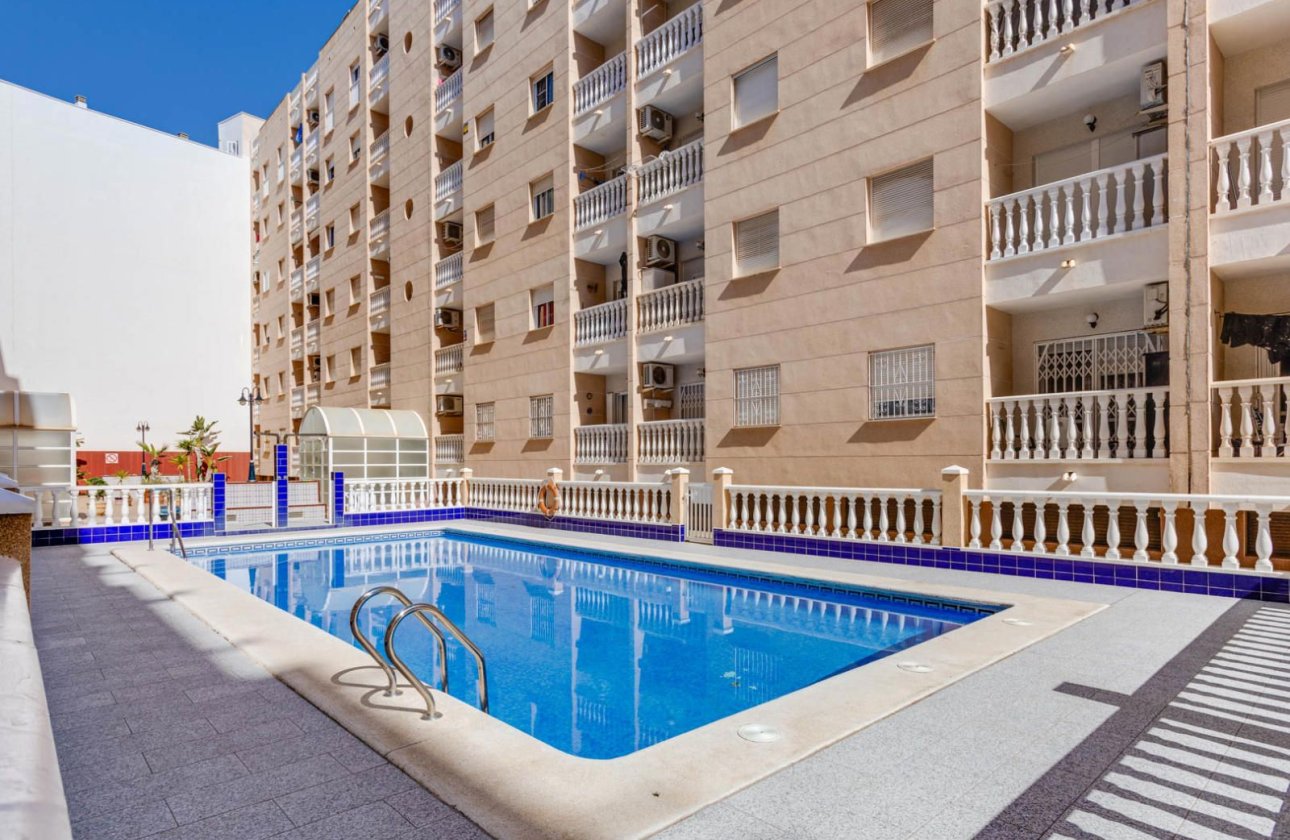 Resale - Apartment / flat -
Torrevieja - Playa del Cura