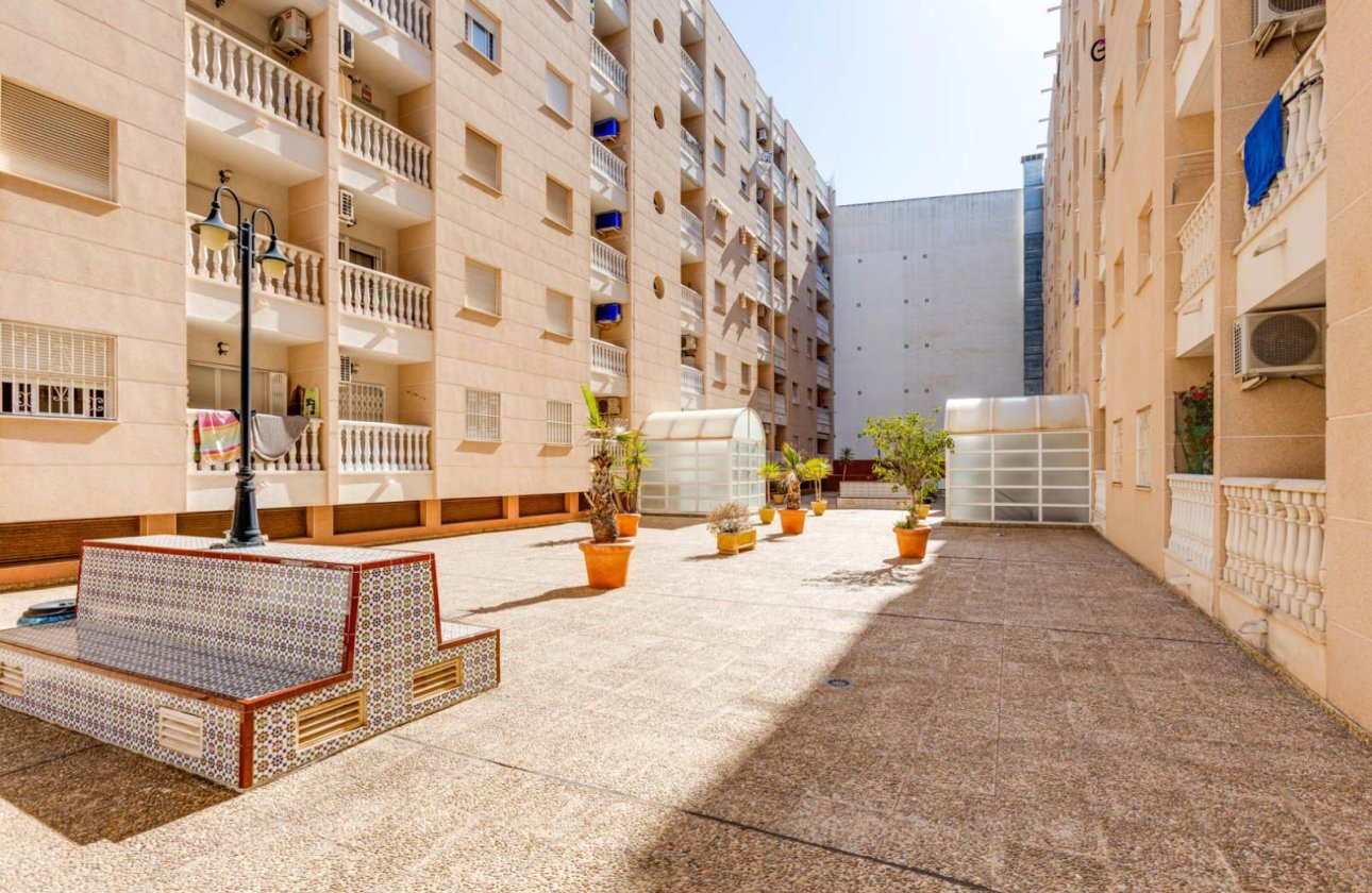 Resale - Apartment / flat -
Torrevieja - Playa del Cura