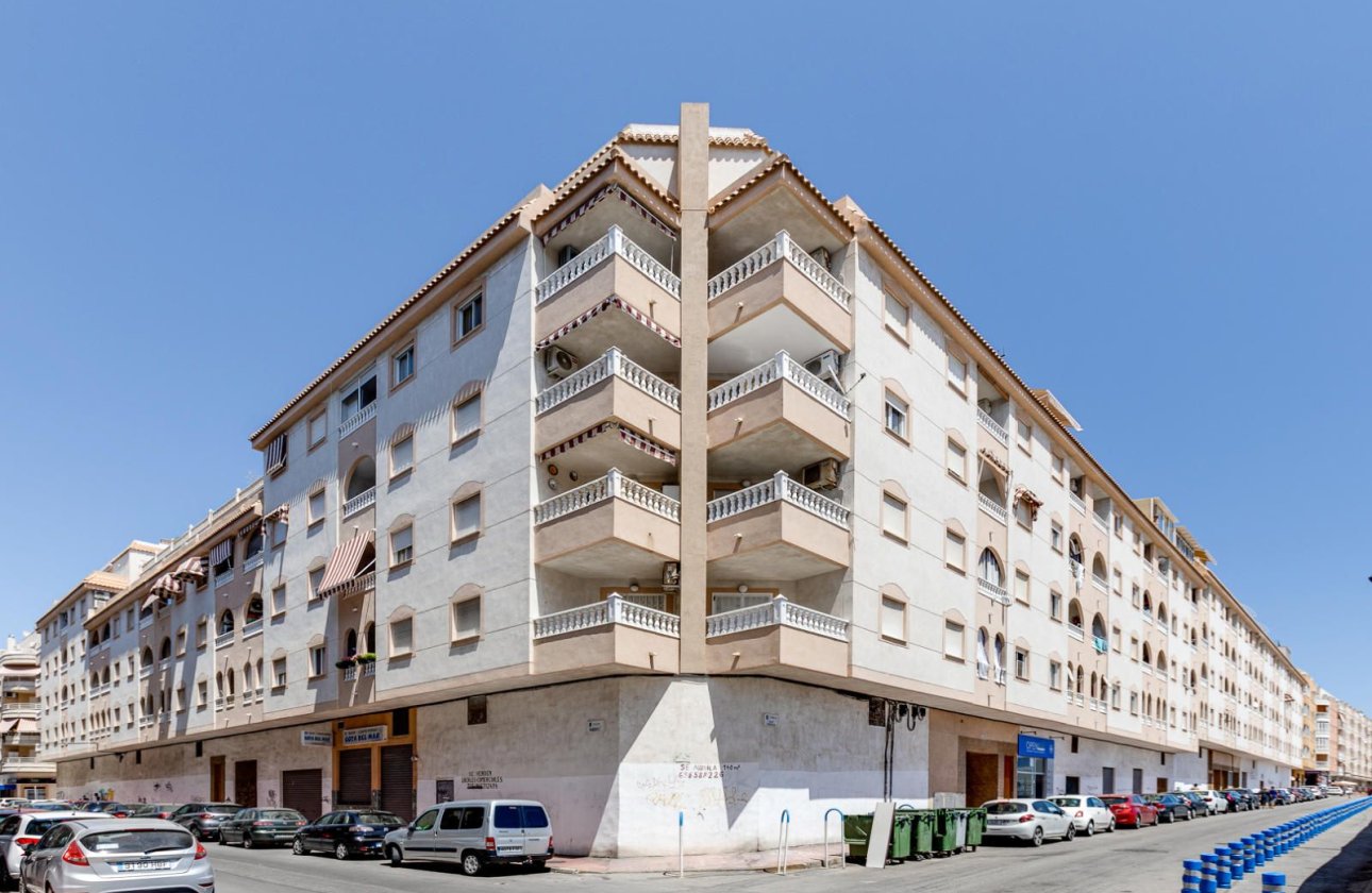 Resale - Apartment / flat -
Torrevieja - Playa del Cura