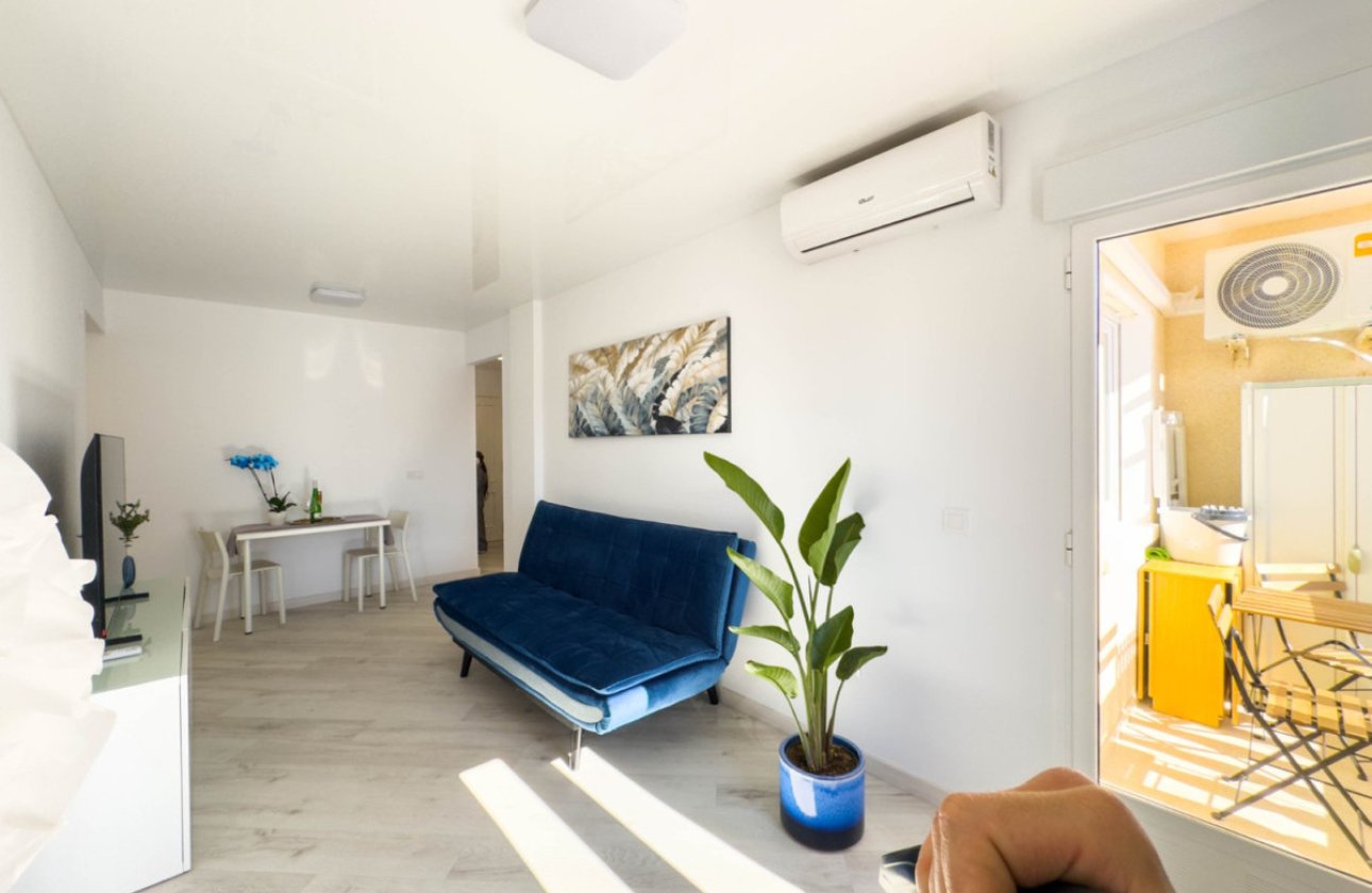 Resale - Apartment / flat -
Torrevieja - Playa del Cura