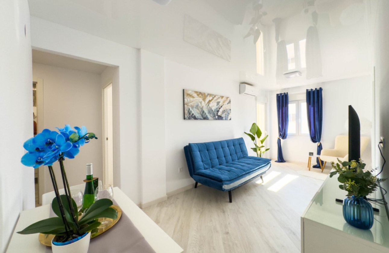 Resale - Apartment / flat -
Torrevieja - Playa del Cura