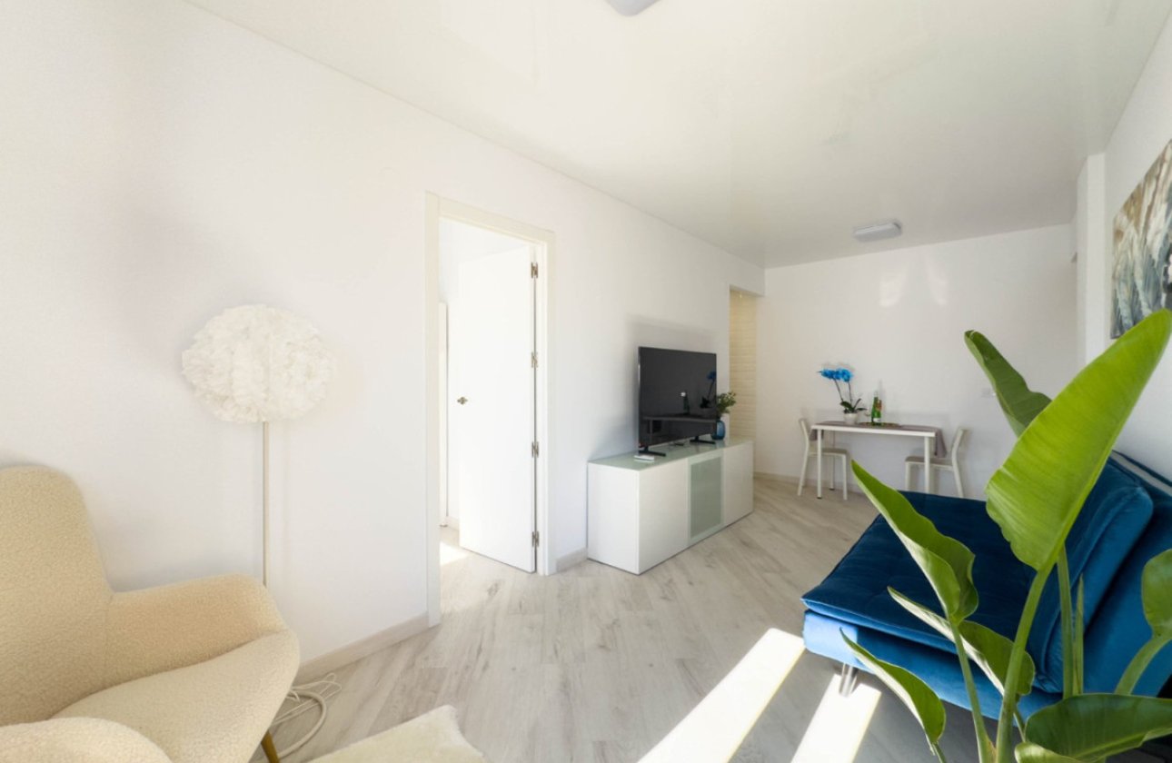 Resale - Apartment / flat -
Torrevieja - Playa del Cura