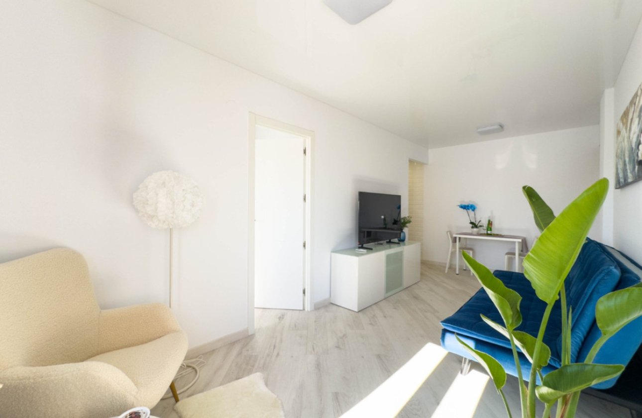 Resale - Apartment / flat -
Torrevieja - Playa del Cura