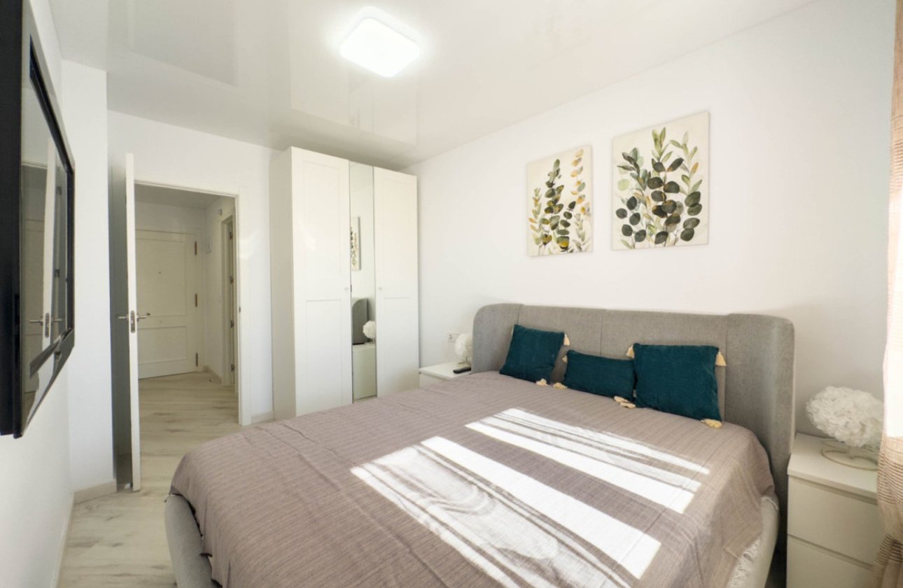 Resale - Apartment / flat -
Torrevieja - Playa del Cura