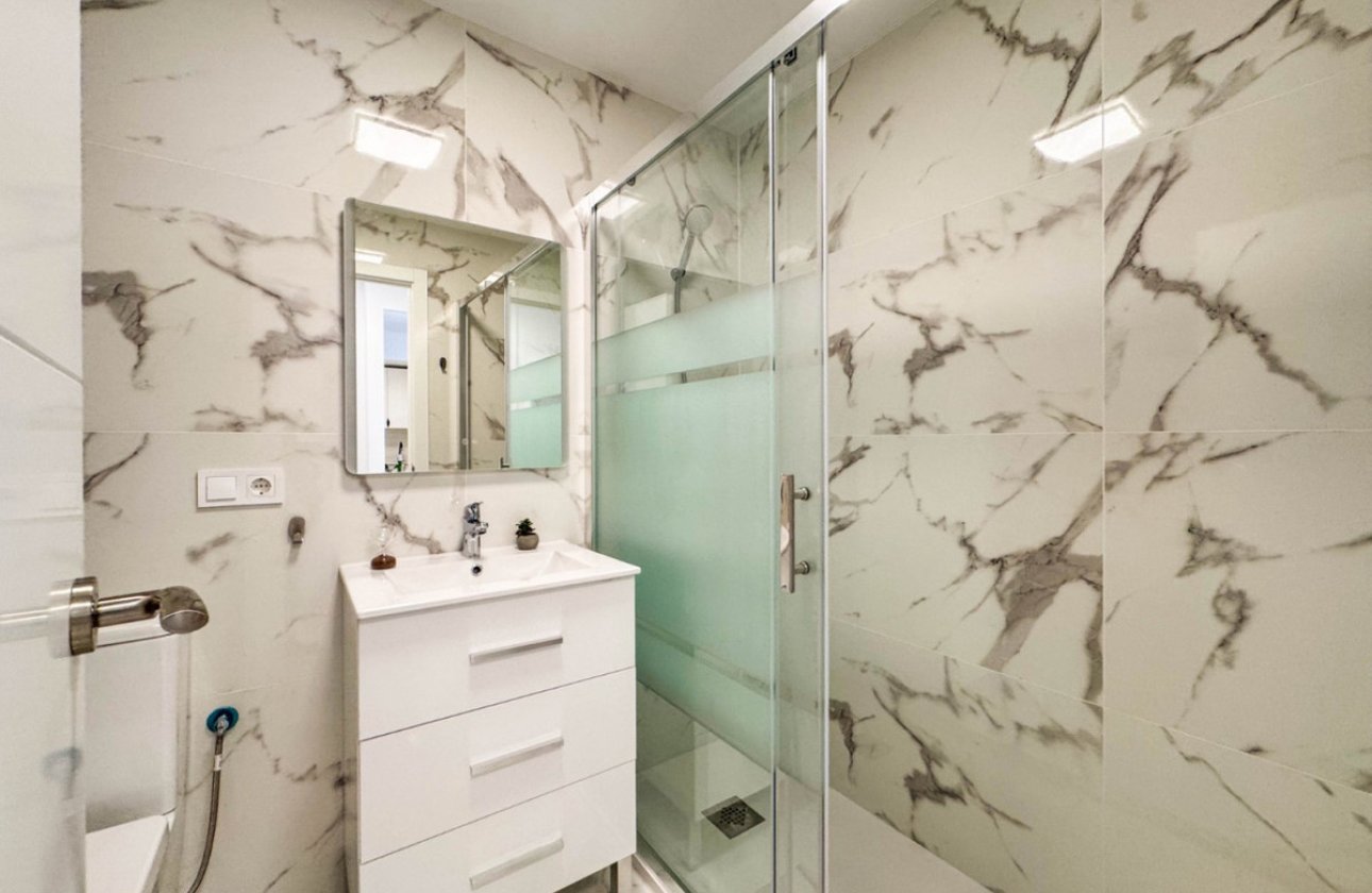 Resale - Apartment / flat -
Torrevieja - Playa del Cura