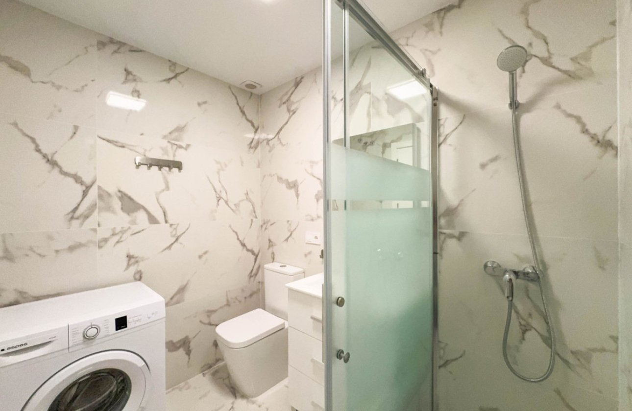 Resale - Apartment / flat -
Torrevieja - Playa del Cura