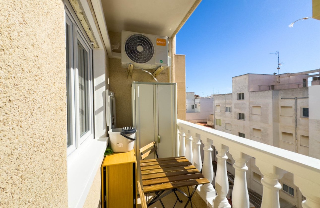 Resale - Apartment / flat -
Torrevieja - Playa del Cura