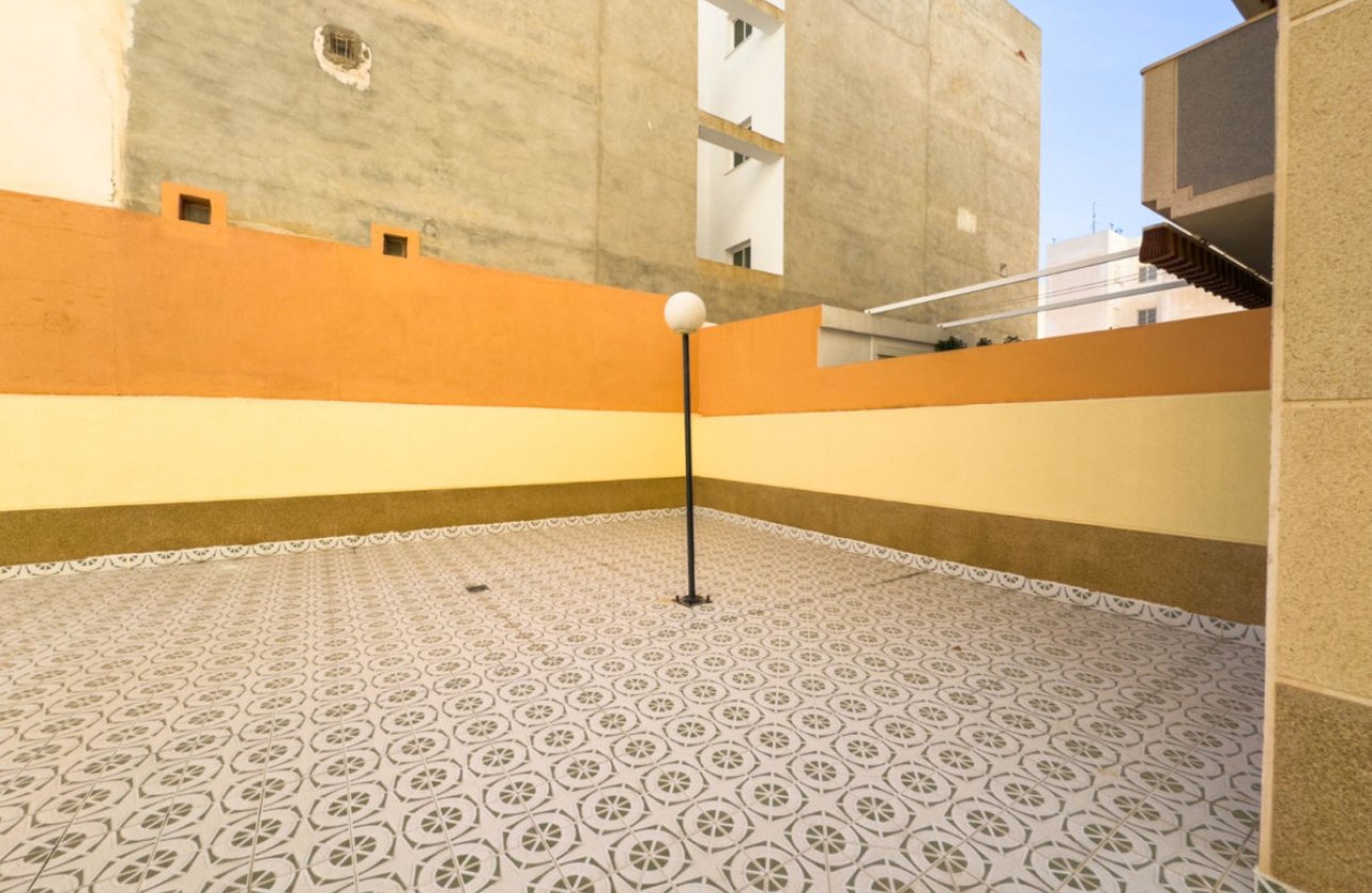 Resale - Apartment / flat -
Torrevieja - Playa del Cura