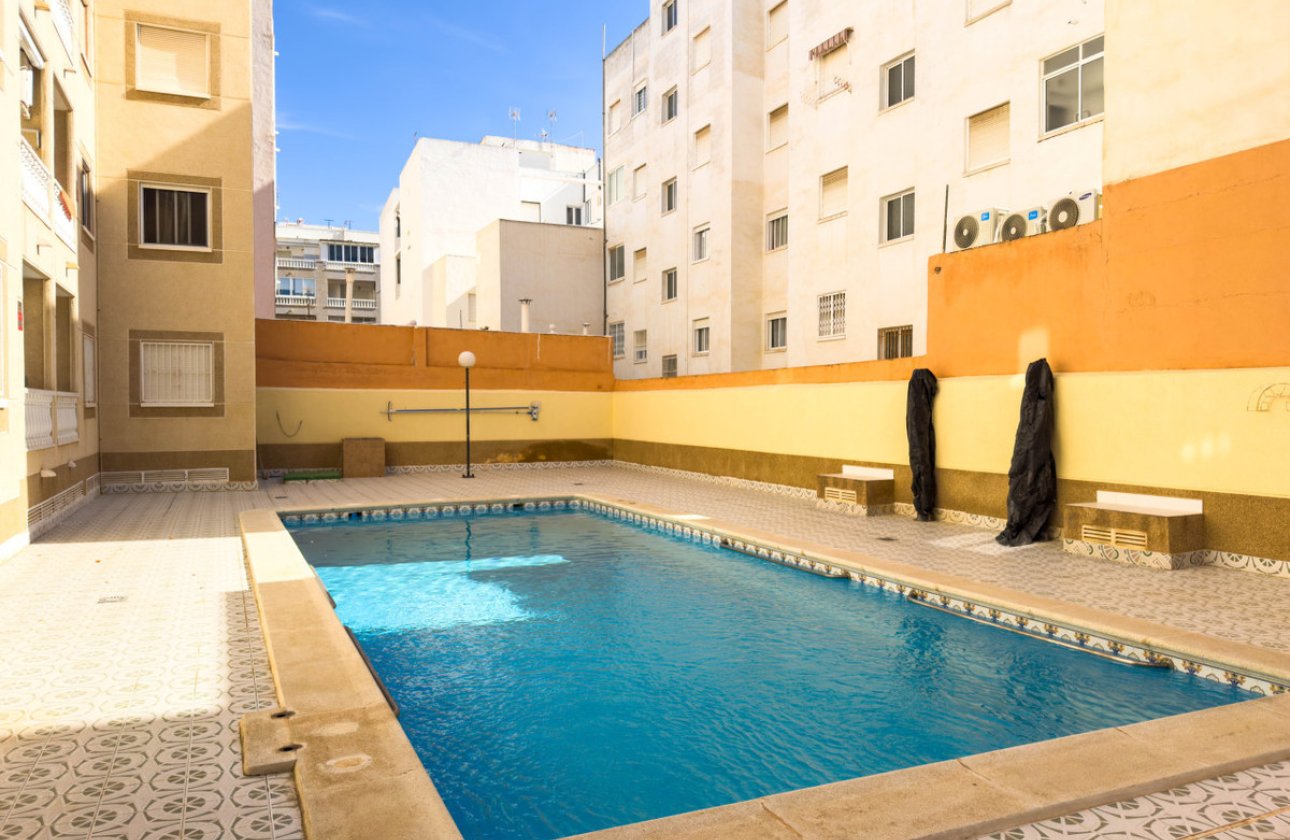 Resale - Apartment / flat -
Torrevieja - Playa del Cura