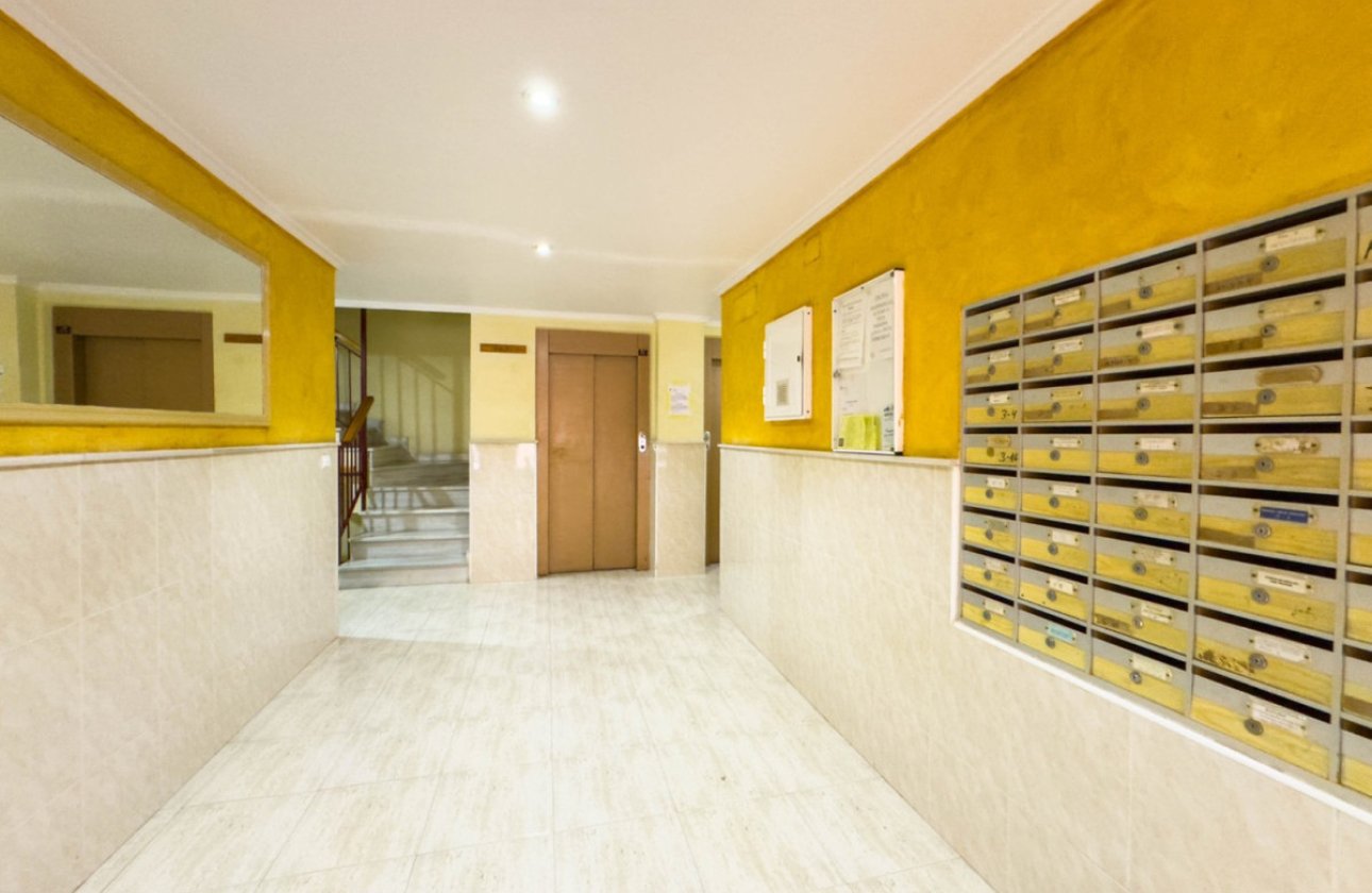 Resale - Apartment / flat -
Torrevieja - Playa del Cura