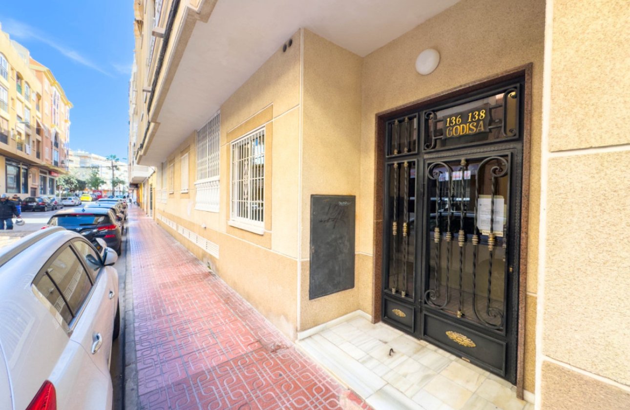 Resale - Apartment / flat -
Torrevieja - Playa del Cura