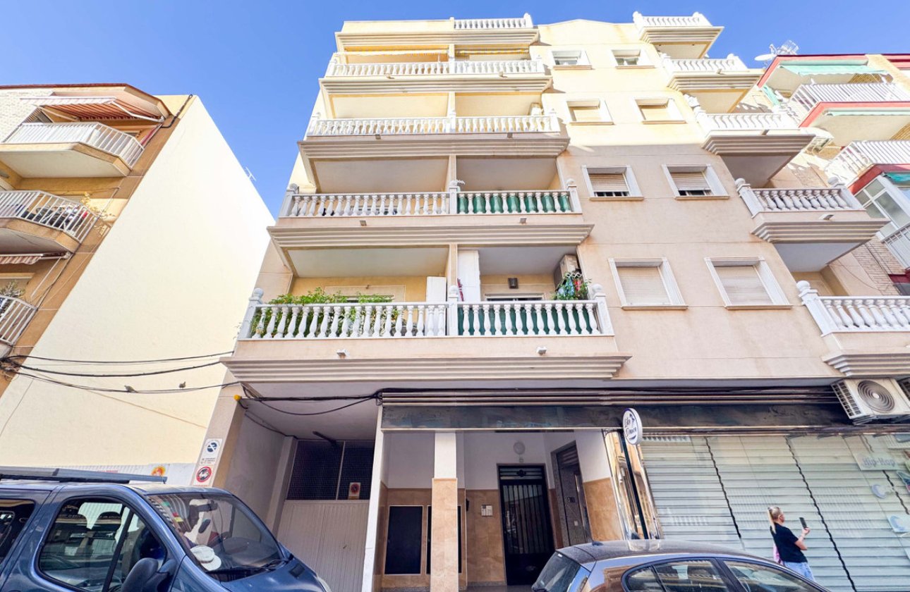 Resale - Apartment / flat -
Torrevieja - Playa del Cura