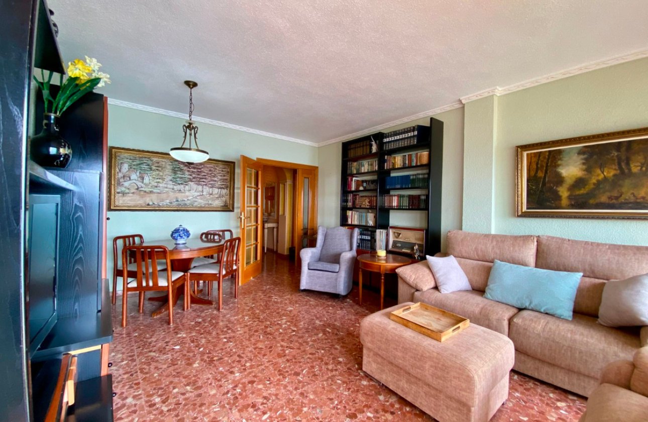 Resale - Apartment / flat -
Torrevieja - Playa del Cura