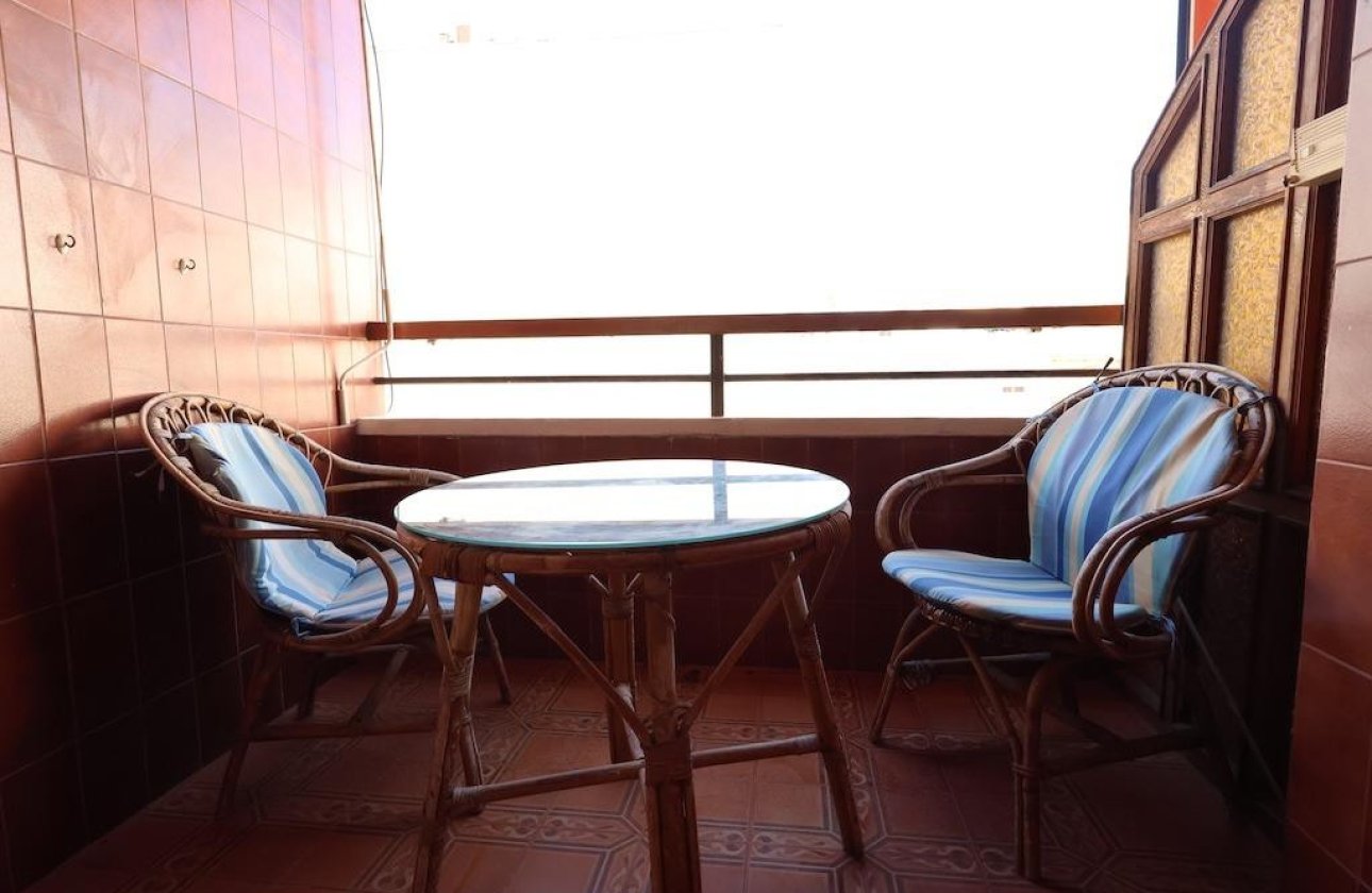 Resale - Apartment / flat -
Torrevieja - Playa del Cura