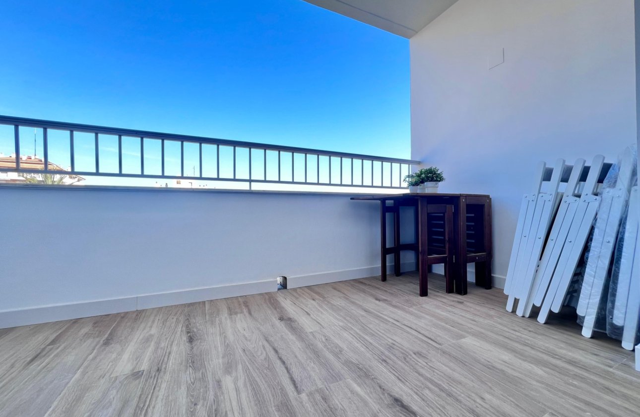 Resale - Apartment / flat -
Torrevieja - Punta Prima