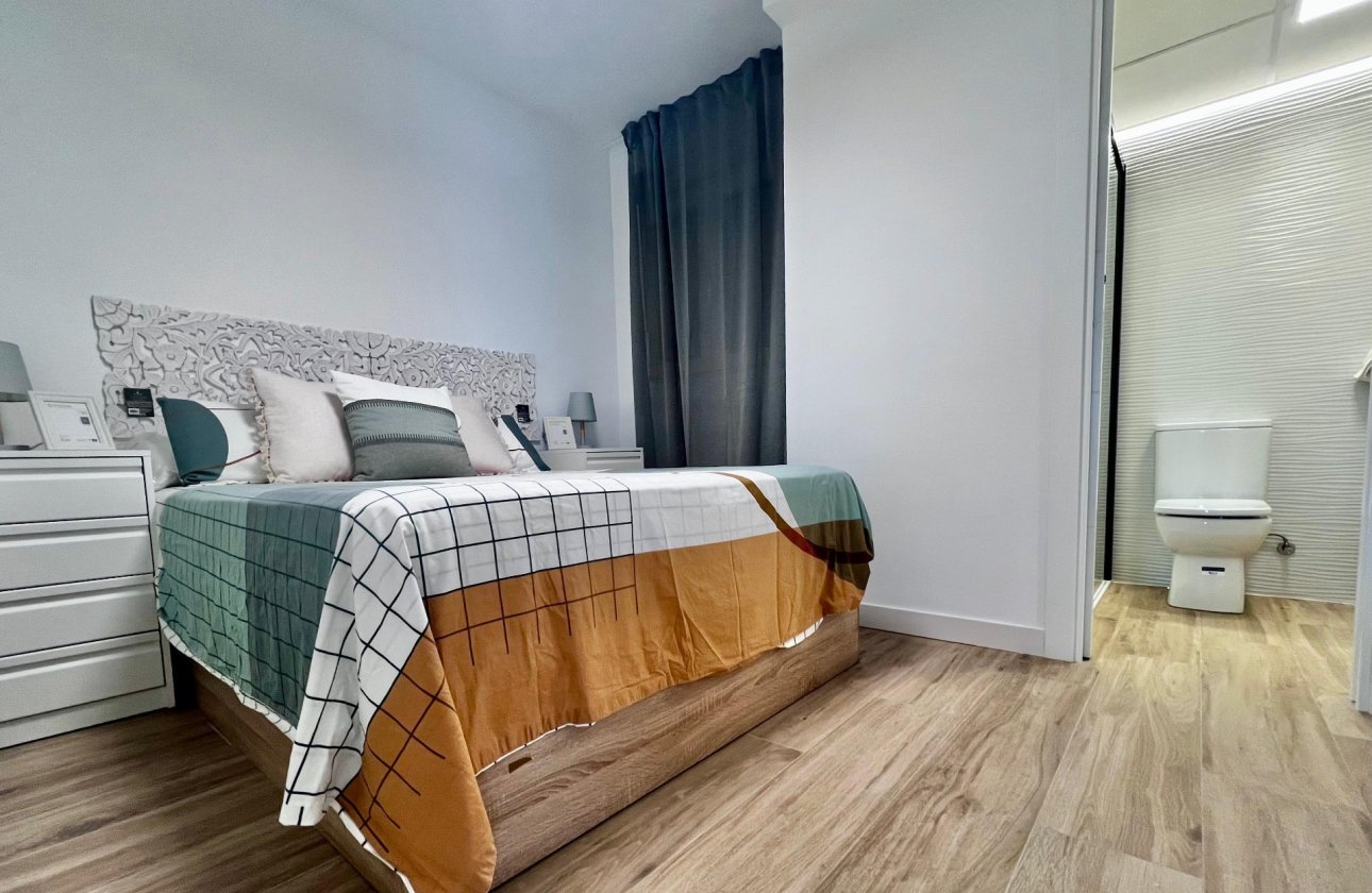 Resale - Apartment / flat -
Torrevieja - Punta Prima