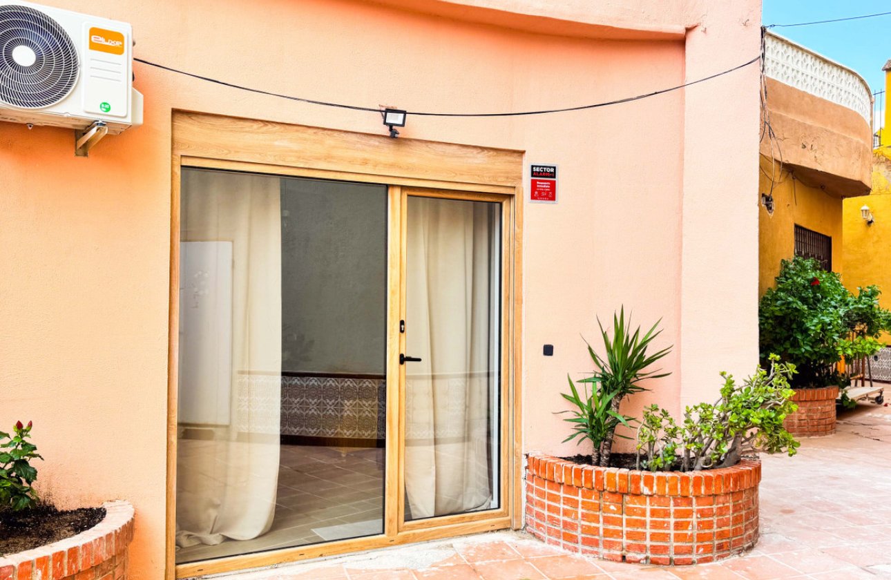 Resale - Apartment / flat -
Torrevieja - Torre la mata