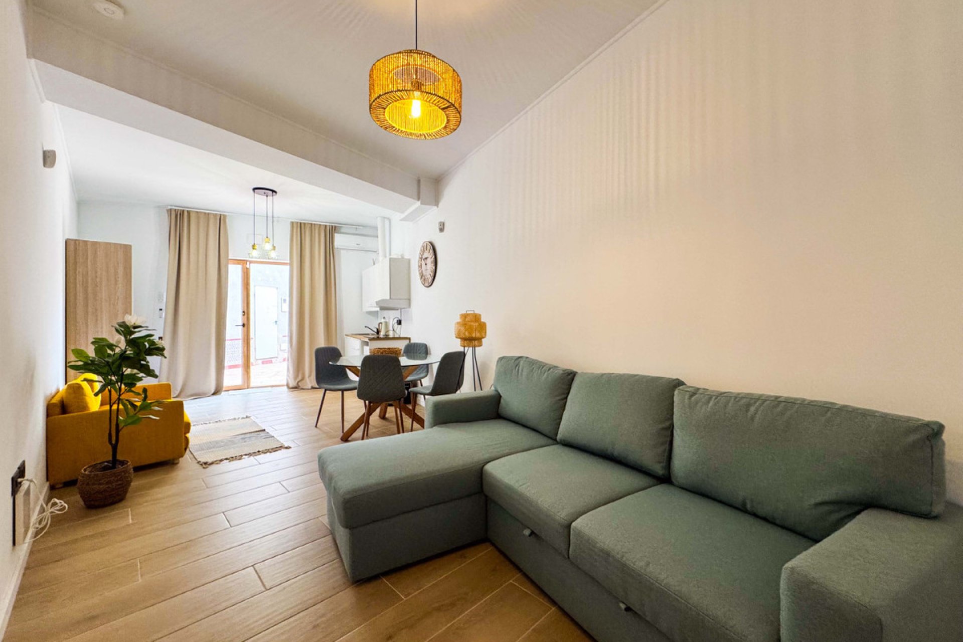 Resale - Apartment / flat -
Torrevieja - Torre la mata