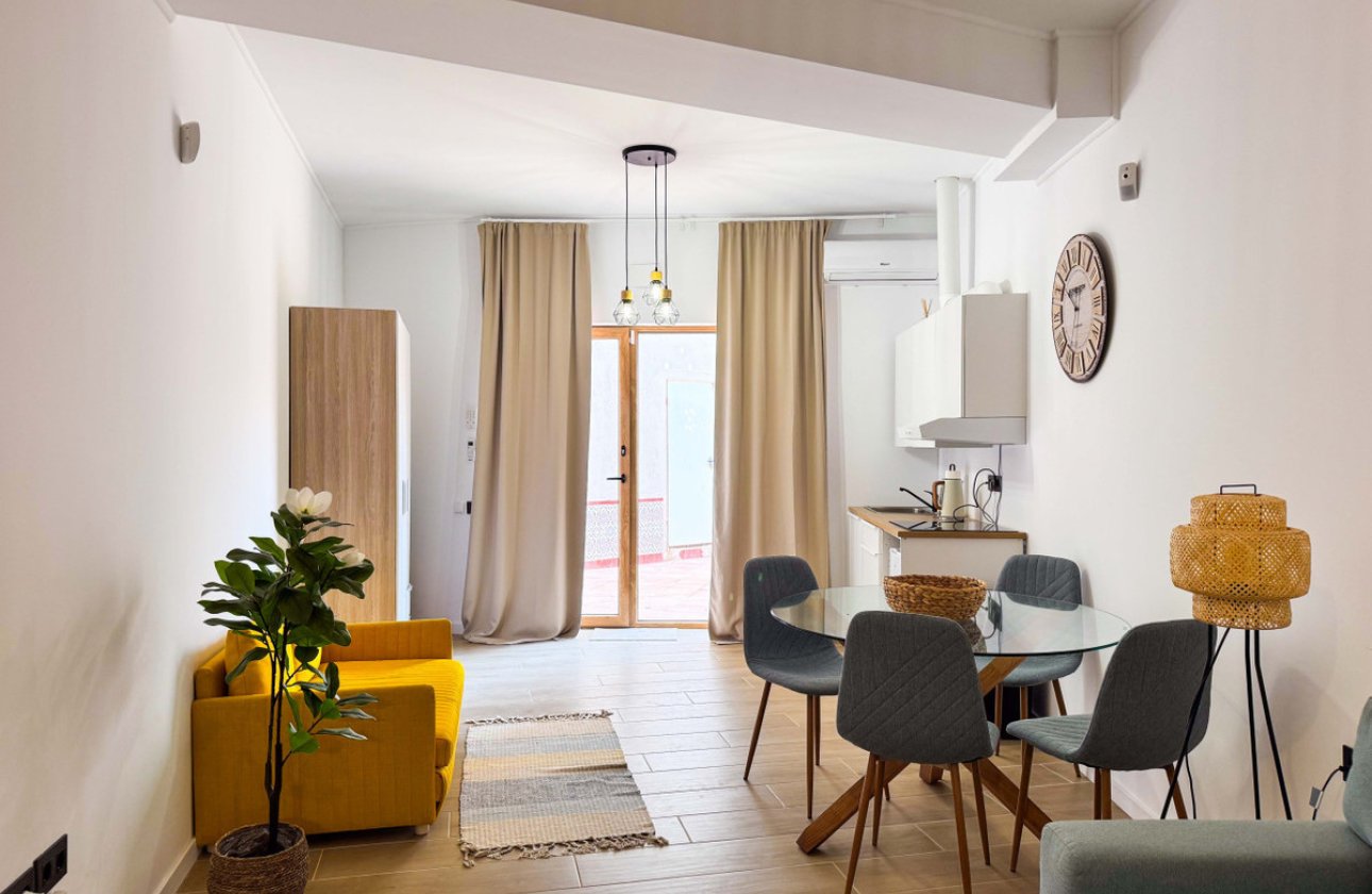 Resale - Apartment / flat -
Torrevieja - Torre la mata