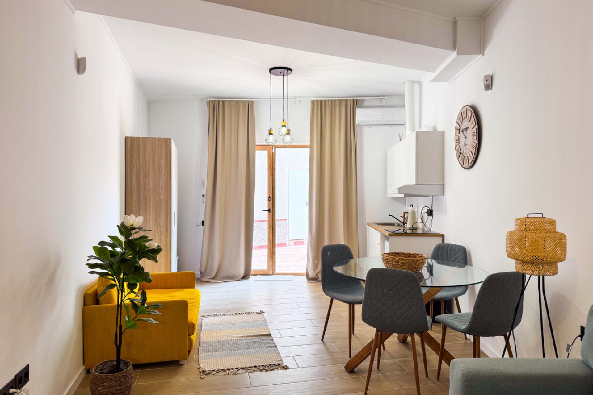 Resale - Apartment / flat -
Torrevieja - Torre la mata