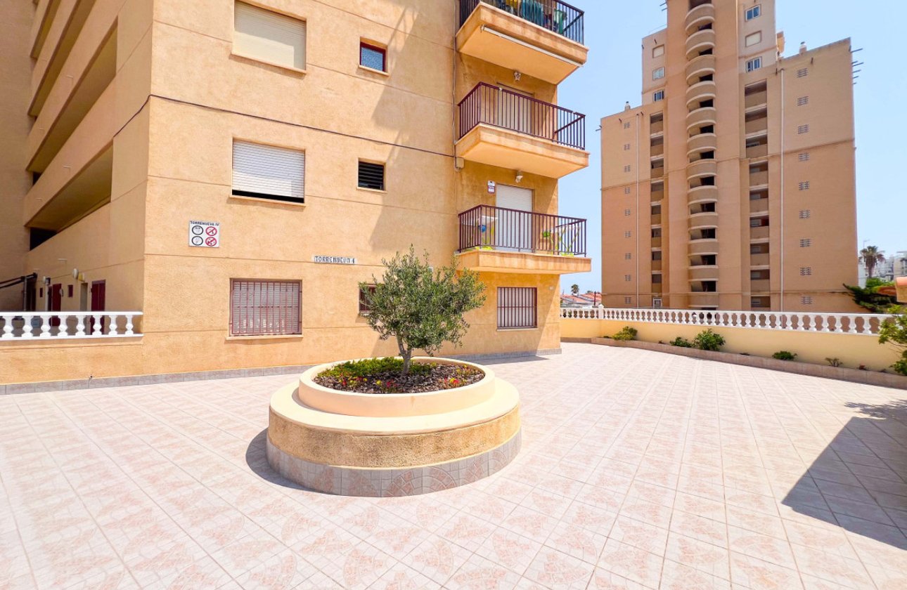 Resale - Apartment / flat -
Torrevieja - Torre la mata