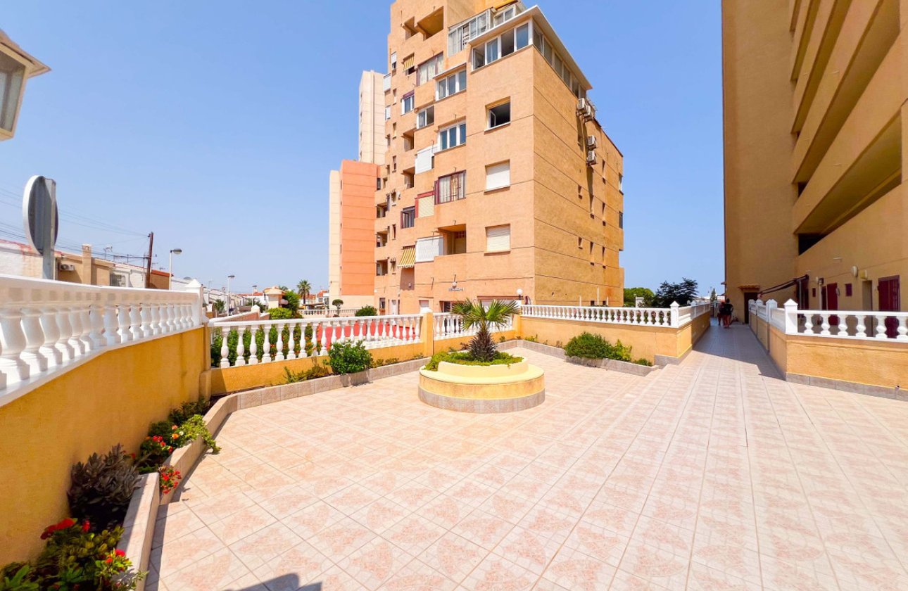 Resale - Apartment / flat -
Torrevieja - Torre la mata