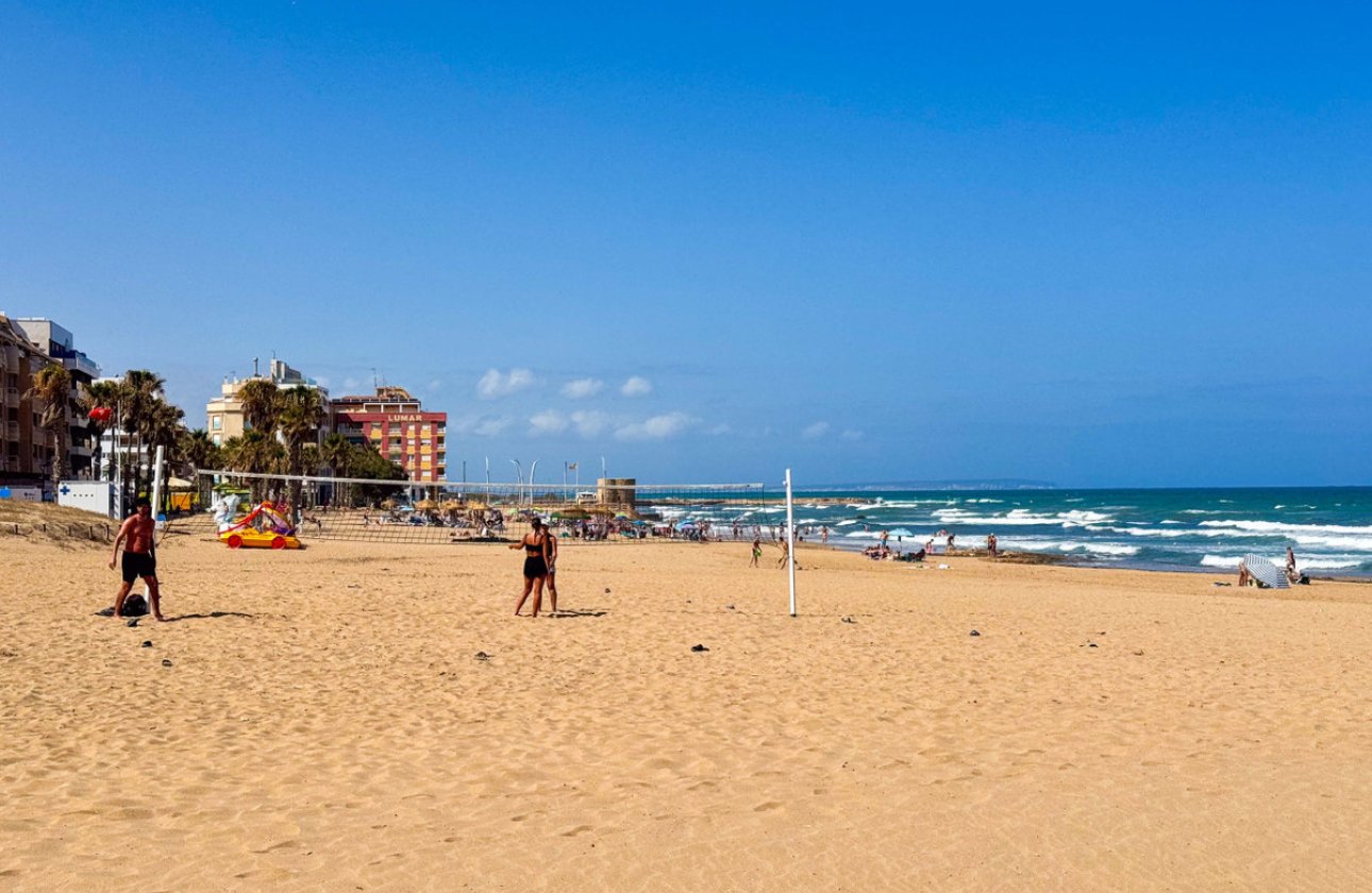 Resale - Apartment / flat -
Torrevieja - Torre la mata