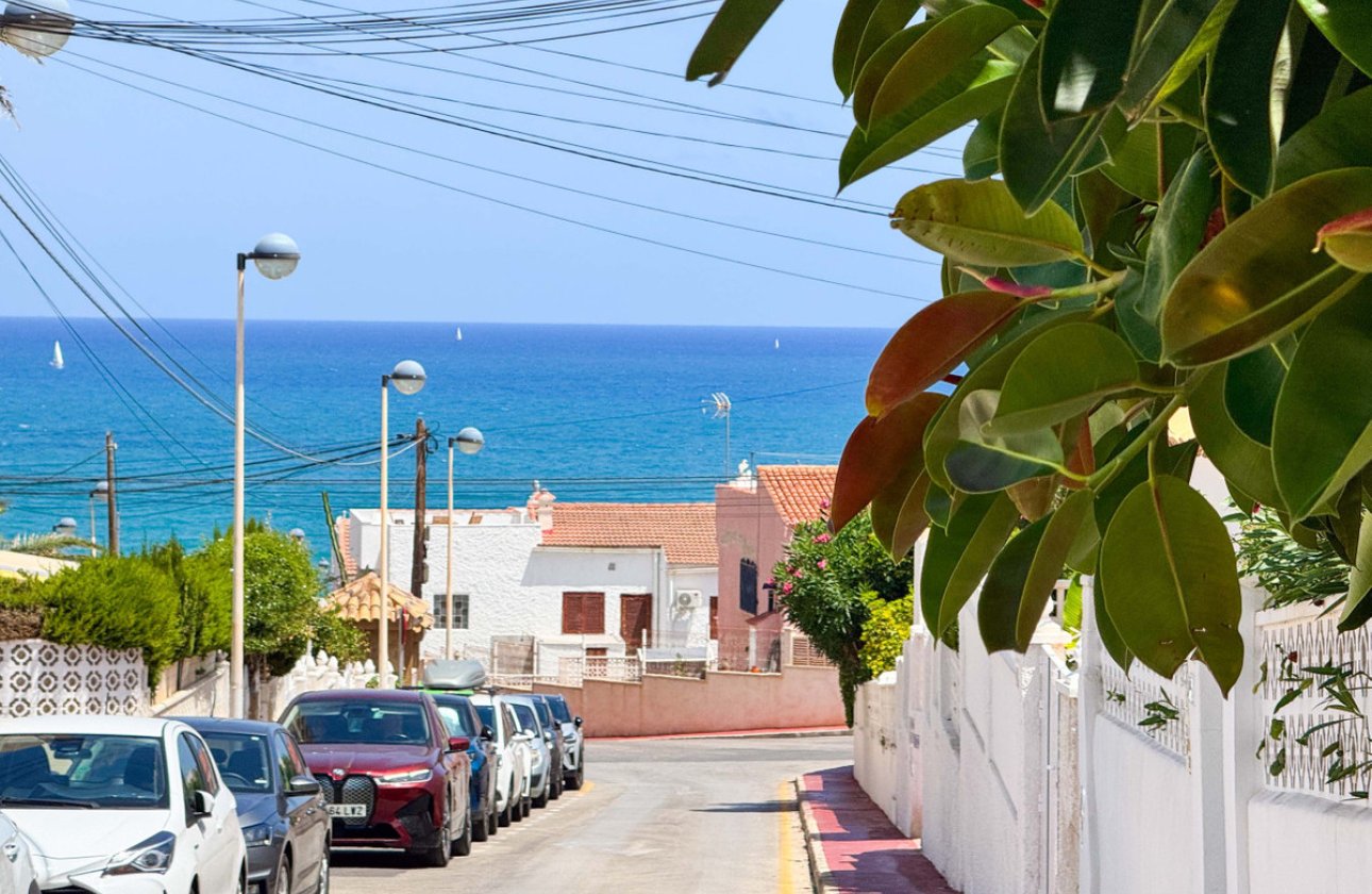 Resale - Apartment / flat -
Torrevieja - Torre la mata