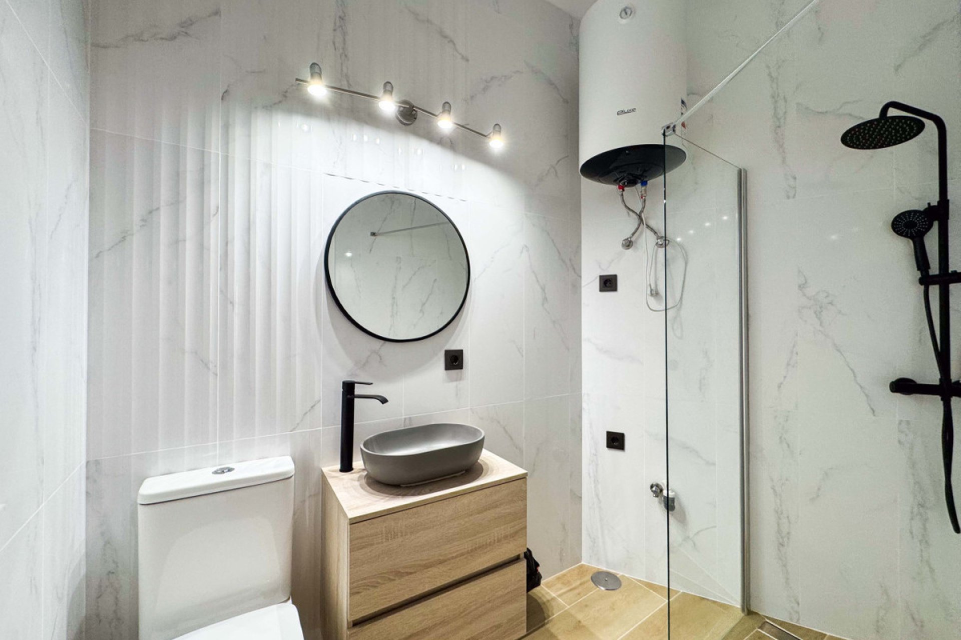 Resale - Apartment / flat -
Torrevieja - Torre la mata