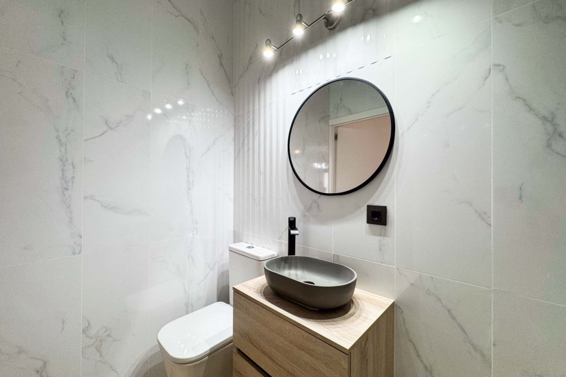 Resale - Apartment / flat -
Torrevieja - Torre la mata