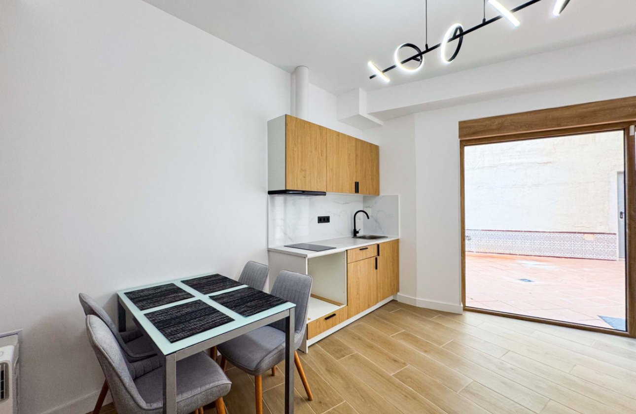 Resale - Apartment / flat -
Torrevieja - Torre la mata