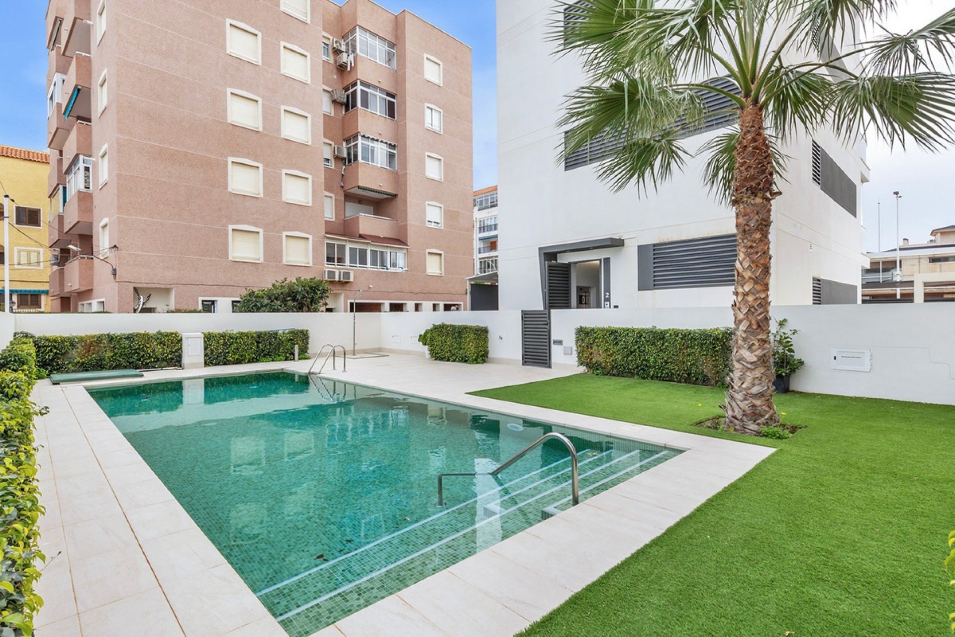 Resale - Apartment / flat -
Torrevieja - Torre la mata